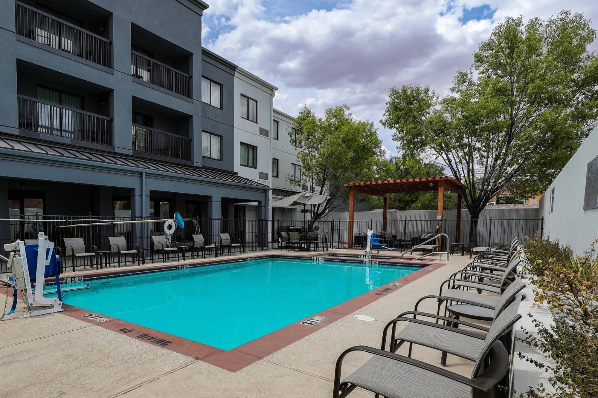 Courtyard El Paso Airport Hotell Eksteriør bilde