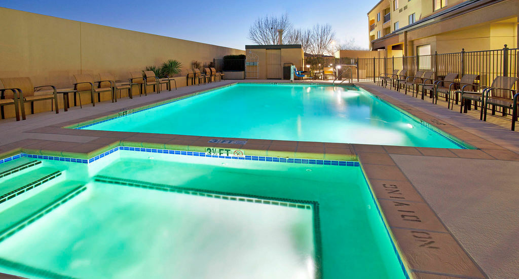Courtyard El Paso Airport Hotell Eksteriør bilde